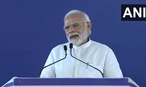 காங்கிரஸ் ஆட்சியில் பழங்குடியின பகுதிகளுக்கு முக்கியத்துவம் அளிக்கவில்லை - பிரதமர் குற்றச்சாட்டு