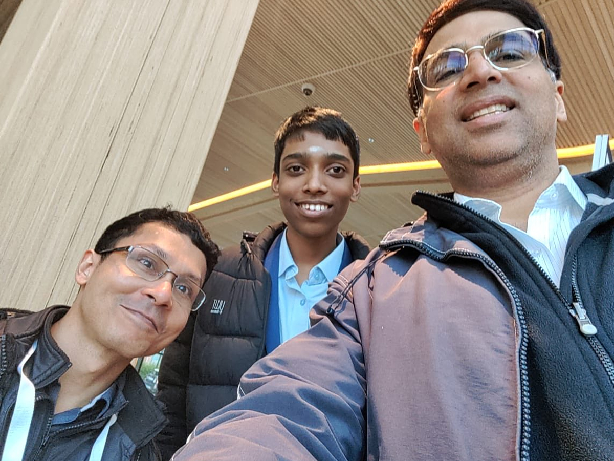 'Chess Brothers' - Viswanathan Anand posted a selfie photo - Time News