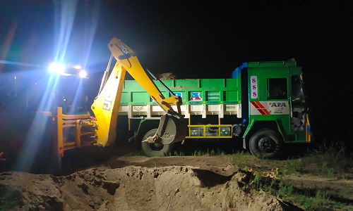 திட்டக்குடி அருகே போலீசாரை கண்டதும் தப்பி ஓடிய மணல் ெகாள்ளையர்கள்