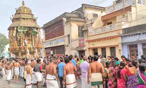 ஆழ்வார்திருநகரி ஆதிநாதர் ஆழ்வார் கோவிலில் வைகாசி தேரோட்டம்