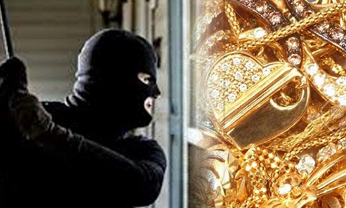 அடகு கடை ஊழியரை தாக்கி நகை கொள்ளை