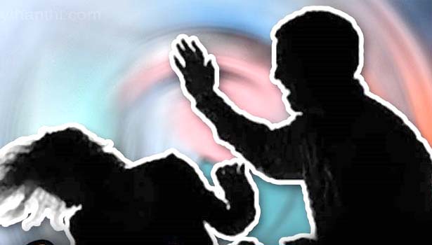 தாய்-மகள் மீது தாக்குதல் தாய்-மகள் மீது தாக்குதல்