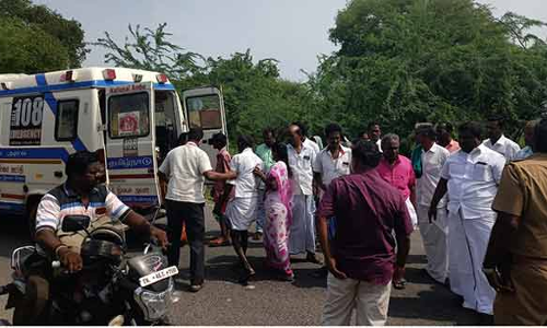 விபத்தில் சிக்கிய தம்பதியை மீட்டு மருத்துவமனைக்கு அனுப்பிவைத்த அமைச்சர்