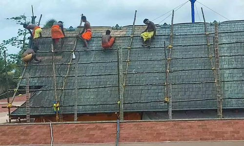 ஆதிகேசவ பெருமாள் கோவிலில் கருவறை விமானம் சுத்தப்படுத்தும் பணி தீவிரம்