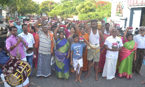 கவுசிக பாலசுப்பிரமணியர் கோவிலில் 108 பால்குடம்