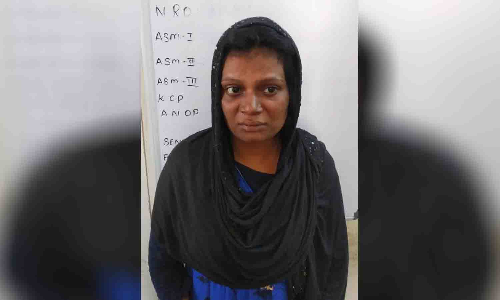 பல்லடத்தில் சட்டவிரோதமாக தங்கியிருந்த வங்கதேச பெண்  கைது