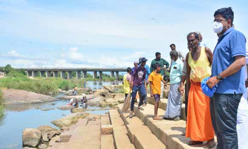 தாமிரபரணி ஆற்றில் சோப்பு, பிளாஸ்டிக் பொருட்கள் பயன்படுத்த தடை