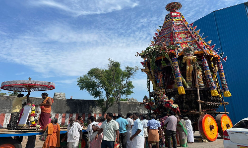 திருவதிகை வீரட்டானேஸ்வரர் கோவிலில் தேரடிக்கு வந்த நடராஜர்