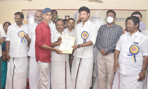 வேலைவாய்ப்பு முகாமில் தேர்வானவர்களுக்கு பணிநியமன ஆணை