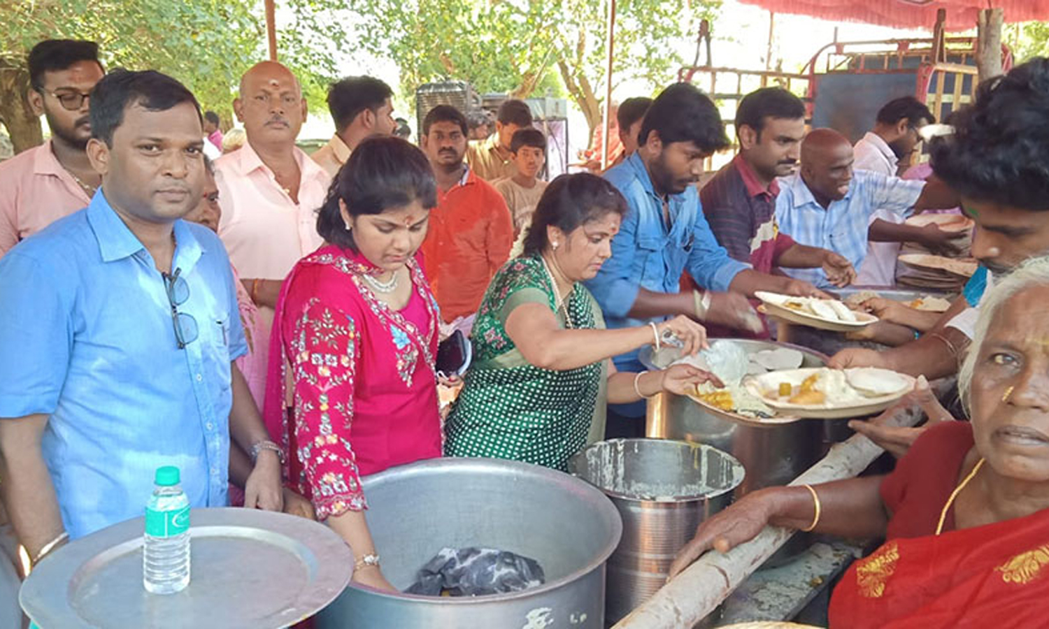 மருங்கூர் ஊத்துகாட்டு மாரியம்மன் கோவில் கும்பாபிஷேகம்