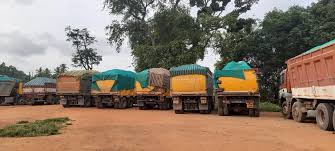 ஓசூர் அருகே ஜல்லிகற்கள் கடத்திய 3 லாரிகள் பறிமுதல் ஓசூர் அருகே ஜல்லிகற்கள் கடத்திய 3 லாரிகள் பறிமுதல்