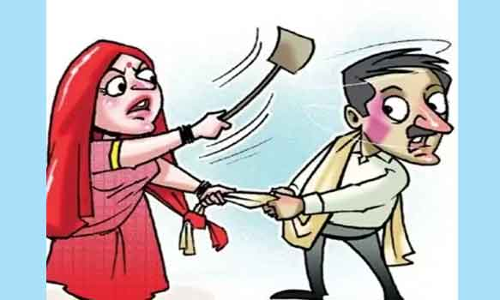 இரும்பு கம்பியால் அடித்து கணவரின் மண்டையை உடைத்த பெண்