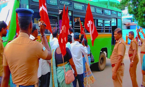 வழிபாட்டு தலத்தில் ஒலி பெருக்கி சப்தத்தை கட்டுப்படுத்த பாதயாத்திரை செல்ல முயன்ற லெனினிஸ்டு நிர்வாகிகள் கைது