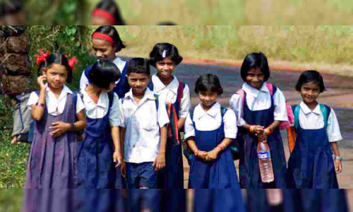 அரசு பள்ளிகளில் பயின்ற மாணவா்களுக்கு அரசு கல்லூரிகளில் முன்னுரிமை அளிக்க வேண்டும் - தமிழ்நாடு ஆசிரியா் முன்னேற்ற சங்கம் வலியுறுத்தல்