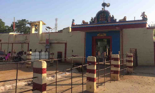 கொண்டத்து காளியம்மன் கோவிலில் வாடகை செலுத்தாத கடைகளை ஜப்தி செய்ய முடிவு