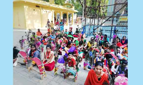 வைகாசி விசாக விழாவில் குழந்தைவேலன் காவடியுடன் பங்கேற்பு