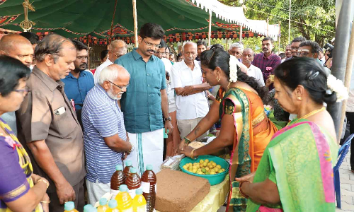 காட்பாடியில் விவசாயிகளின் மக்கள் நல சந்தை திறப்பு