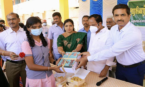 வகுப்பறைகளில் தமிழ் தாய் வாழ்த்து, தேசிய கீதம் பாட வேண்டும்-கலெக்டர் அதிரடி உத்தரவு