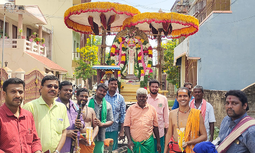 கடலூர் வண்டிப்பாளையம் சிவசுப்பிரமணிய சாமி கோவிலில் வைகாசி விசாக  வீதி உலா