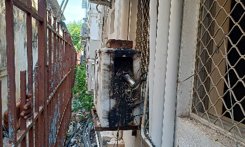 தி.மு.க. எம்.எல்.ஏ. அலுவலகத்தில் தீ விபத்து