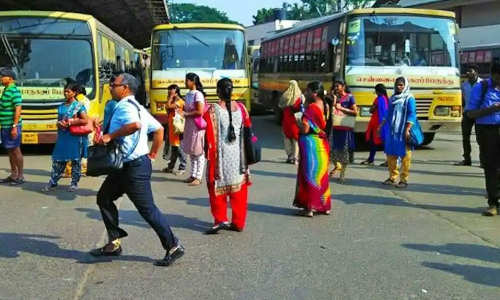 பெட்ரோல் விலை உயர்வால் சென்னை மாநகர பஸ்களில் பயணிகள் எண்ணிக்கை அதிகரிப்பு