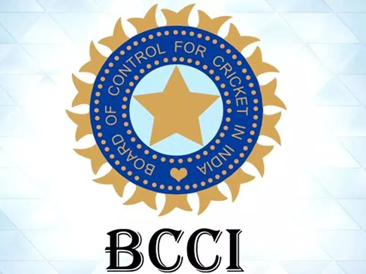 முன்னாள் கிரிக்கெட் வீரர்களின் ஓய்வூதியம் 100 சதவீதம் உயர்வு- பி.சி.சி.ஐ. அறிவிப்பு முன்னாள் கிரிக்கெட் வீரர்களின் ஓய்வூதியம் 100 சதவீதம் உயர்வு- பி.சி.சி.ஐ. அறிவிப்பு