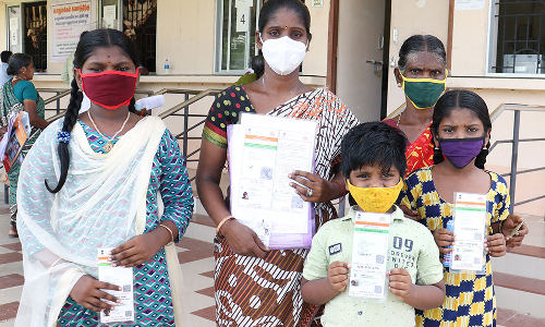 மருமகளுக்கு பாலியல் தொல்லை கொடுத்த மாமனார்- 3 குழந்தைகளுடன் கலெக்டரிடம் கண்ணீர் மனு