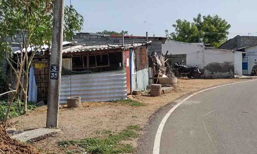 நல்லாறு  ஓடை புறம்போக்கில் வீடுகளை அகற்ற முன்வந்த பொதுமக்கள்