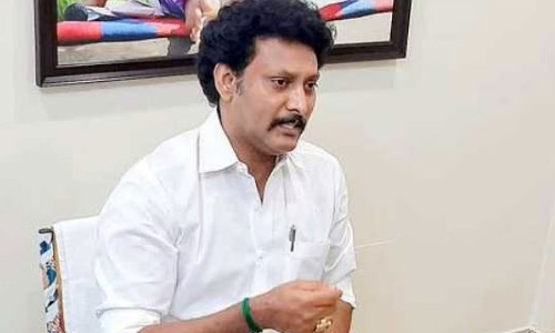 மாற்றுச்சான்றிதழ் தர மறுக்கும் தனியார் பள்ளிகள் மீது நடவடிக்கை- அமைச்சர் மகேஷ் பொய்யாமொழி