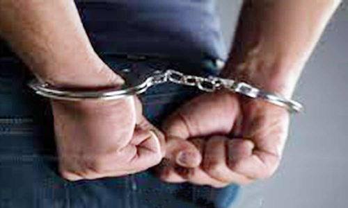 மணல் அள்ளிய வாலிபர் கைது