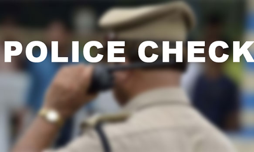 மல்லூரில் தி.மு.க. பிரமுகர் மீது கந்து வட்டி வழக்கு - நிதி நிறுவனத்தில் போலீசார் அதிரடி சோதனை