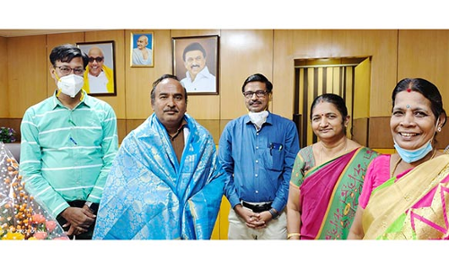 திருச்சி அரசு மருத்துவமனை புதிய டீன் பொறுப்பேற்பு