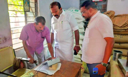 தூத்துக்குடி அங்கன்வாடி, ரேஷன் கடையில் மேயர் ஆய்வு