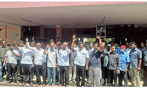 நெல்லையில் எஸ்.ஆர்.எம்.யூ. ஆர்ப்பாட்டம்