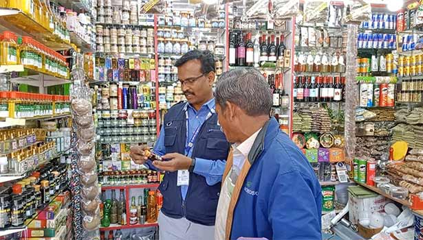கொடைக்கானலில் தடைசெய்யப்பட்ட தைலம் விற்பதாக புகார் அதிகாரிகள் ஆய்வு கொடைக்கானலில் தடைசெய்யப்பட்ட தைலம் விற்பதாக புகார் அதிகாரிகள் ஆய்வு