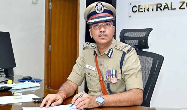 கந்துவட்டி புகார்கள் மீது கடுமையான நடவடிக்கை-புதிய ஐ.ஜி. பேட்டி கந்துவட்டி புகார்கள் மீது கடுமையான நடவடிக்கை-புதிய ஐ.ஜி. பேட்டி