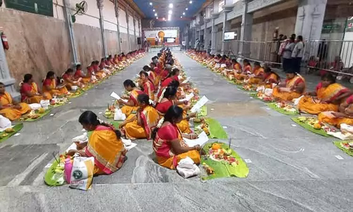 சமயபுரம் மாரியம்மன் கோவிலில் 108 திருவிளக்கு பூஜை