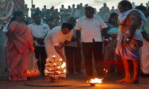 வைகாசி பவுர்ணமியையொட்டி கன்னியாகுமரியில் முக்கடல் சங்கமம் மகா சமுத்திர தீர்த்த ஆரத்தி