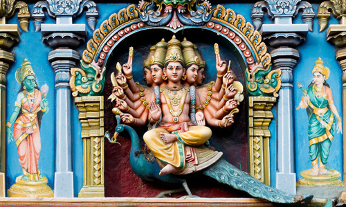 முருகப்பெருமானுக்கு மூன்று மயில்