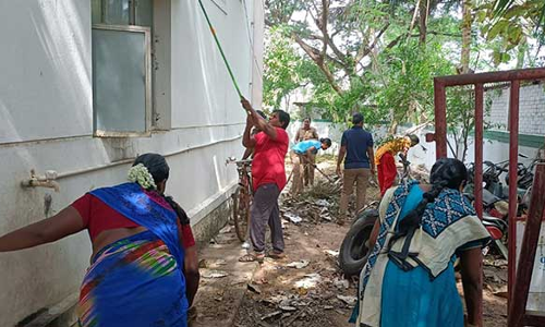 ஜெயங்கொண்டம் அனைத்து மகளிர் போலீஸ் நிலையத்தில் தூய்மை பணி