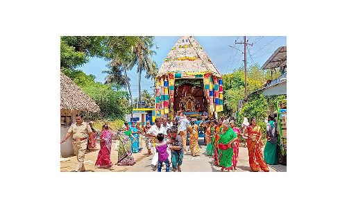 சவுரிராஜபெருமாள் கோவில் தேரோட்டம்