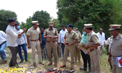 கிருஷ்ணகிரி மாவட்டத்தில்  பறிமுதல் செய்யப்பட்ட மதுபானங்கள் அழிப்பு