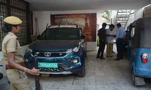 வரி ஏய்ப்பு புகார் எதிரொலி- எம்.ஜி.எம். குழுமத்துக்கு சொந்தமான 40 இடங்களில் வருமான வரி சோதனை