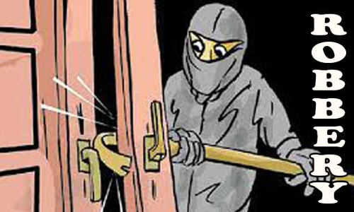 தூத்துக்குடியில் துணிகரம்- 8 கடைகளின் பூட்டை உடைத்து கொள்ளை- ரூ.6 லட்சம் பணம், பொருட்களை அள்ளி சென்றனர்