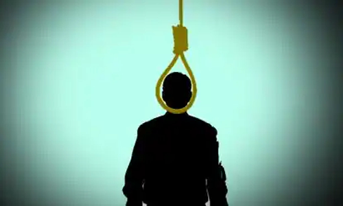 வாலிபர் தூக்கிட்டு தற்கொலை