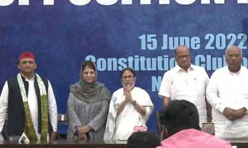 ஜனாதிபதி தேர்தல்: மம்தாவின் கோரிக்கையை நிராகரித்த சரத் பவார்