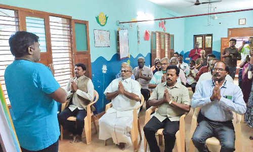 இலவச யோகா முகாம்