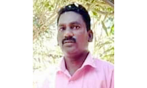 தொழிலாளி தற்கொலை - 2 பேர் கைது