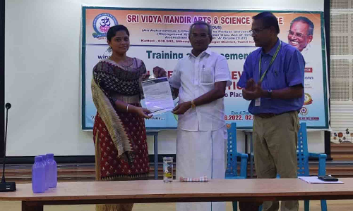 ஊத்தங்கரை வித்யா மந்திர் கல்லூரியில்  வளாகத் தேர்வு சாதனையாளர்கள் நிகழ்ச்சி