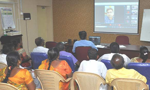 இயற்கை வேளாண்மை குறித்து பஞ்சாயத்து தலைவர்களுக்கு இணையவழி விழிப்புணர்வு பயிற்சி-கலெக்டர் தொடங்கி வைத்தார்